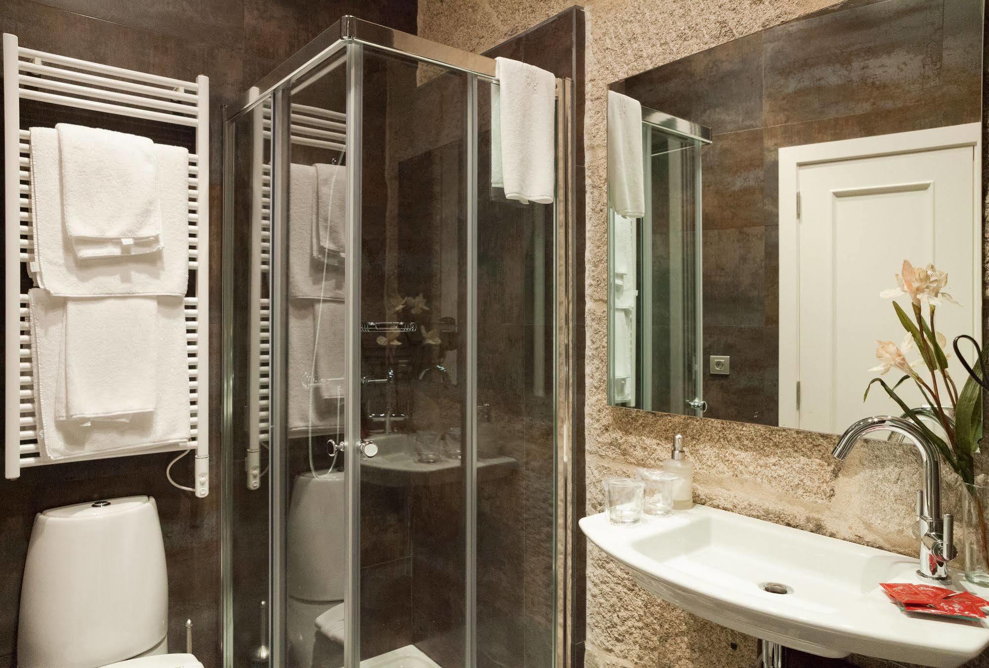 Hotel Puerta Gamboa ヴィーゴ エクステリア 写真