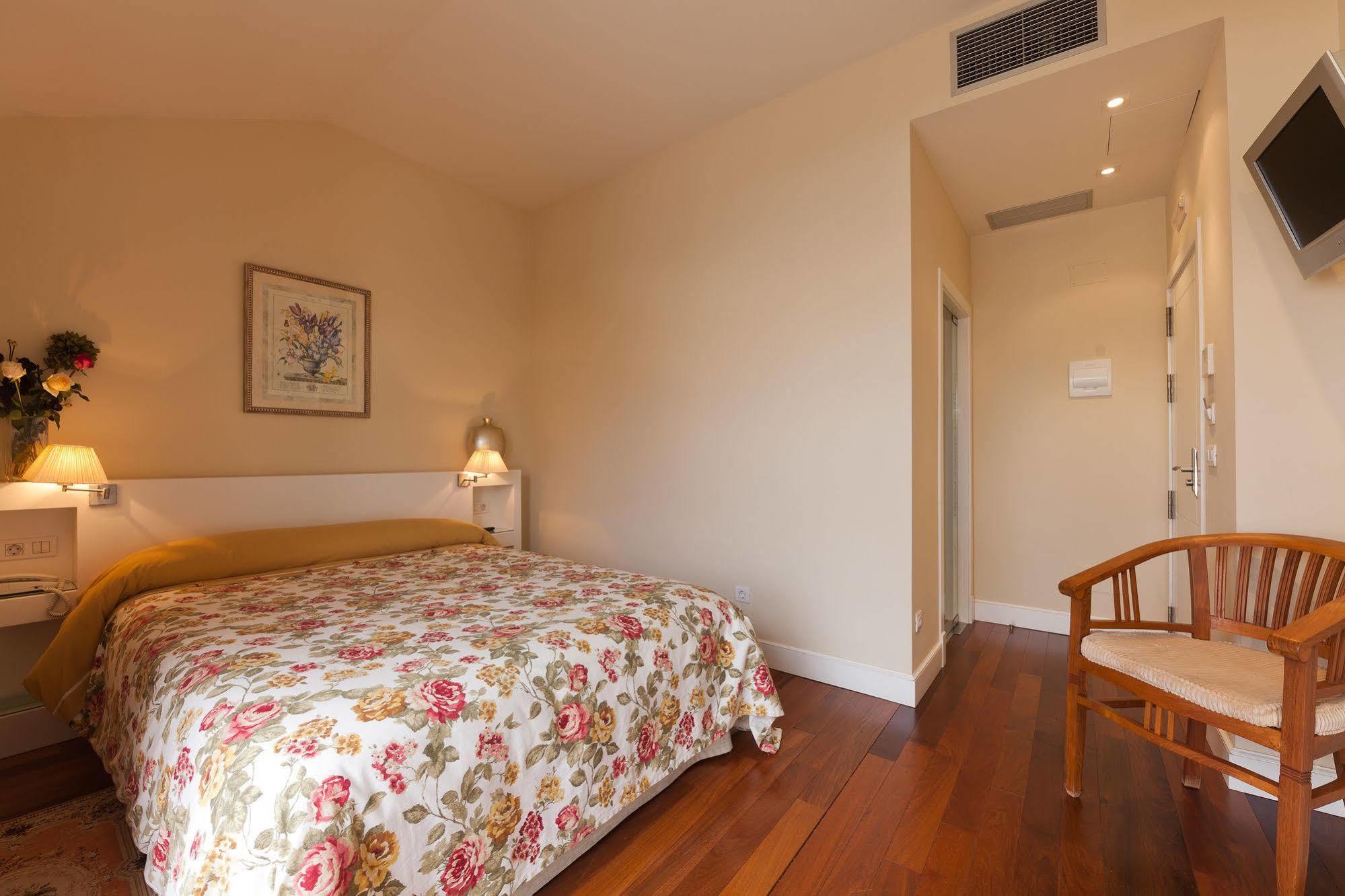 Hotel Puerta Gamboa ヴィーゴ エクステリア 写真
